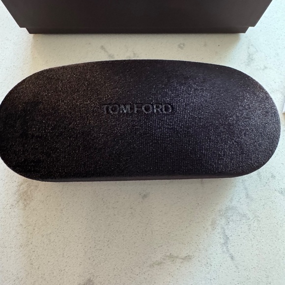 Tom Ford Glasses Case, Box, Cleaning Cloth and Polishing Cloth - Picture 5 of 5
